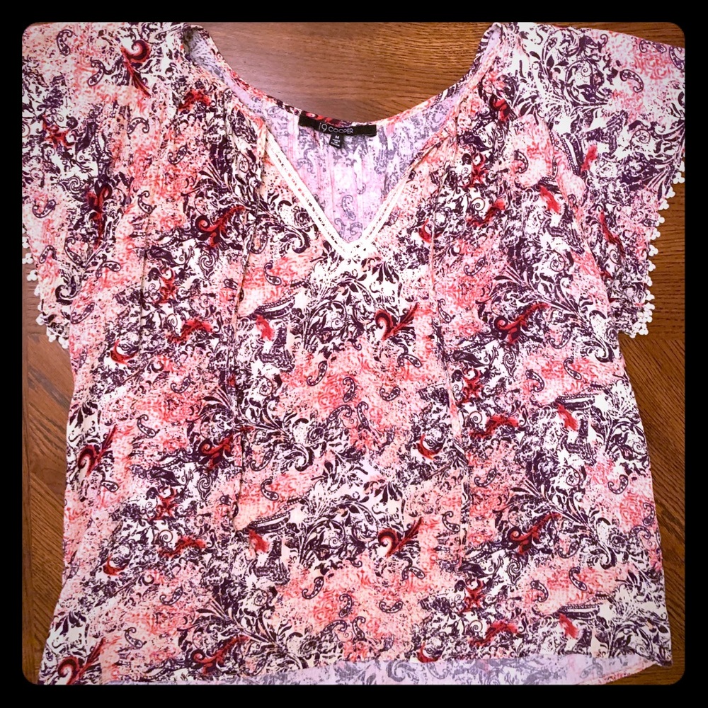 💐3/$10💐Pink and purple top w v-neck tie